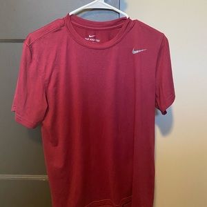 Medium Men’s Nike “the Nike tee”